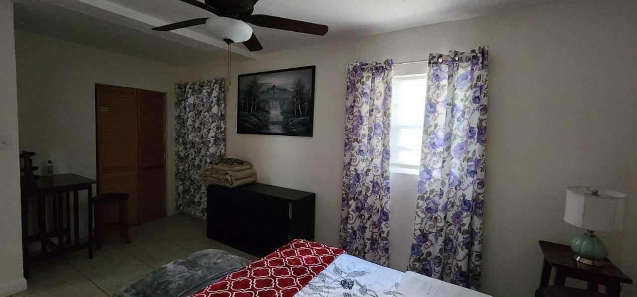 הוליווד Leo Guest House מראה חיצוני תמונה
