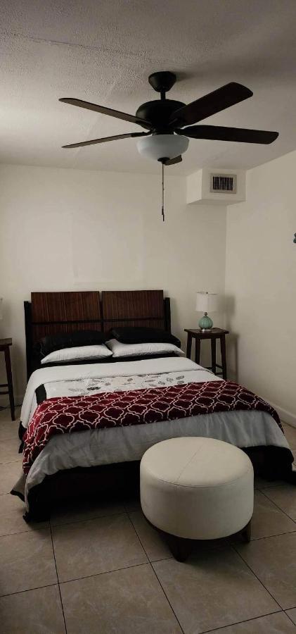 הוליווד Leo Guest House מראה חיצוני תמונה